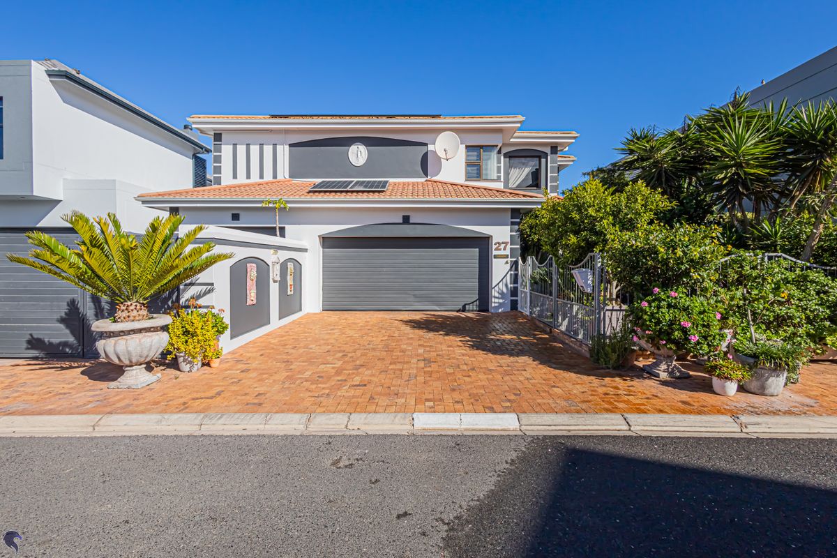 Beachside Living in Calypso Beach Estate – Just a 1-Minute Walk to the Beach - Photo 3