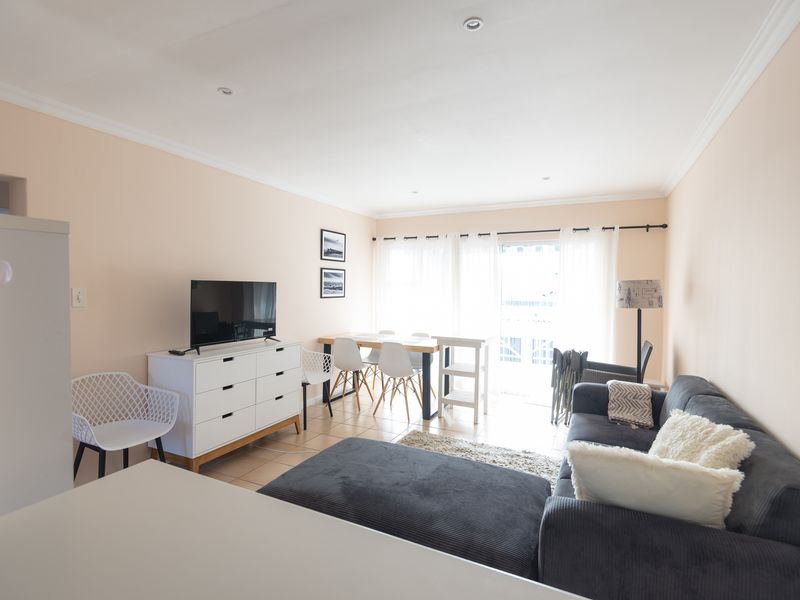 Ideal Apartment with Lagoon Views — Next to Topolino School! - Photo 9
