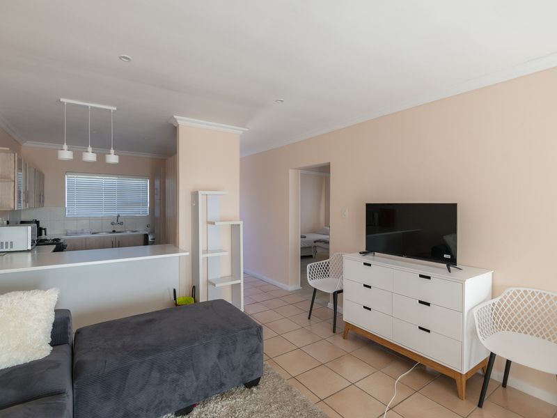 Ideal Apartment with Lagoon Views — Next to Topolino School! - Photo 5