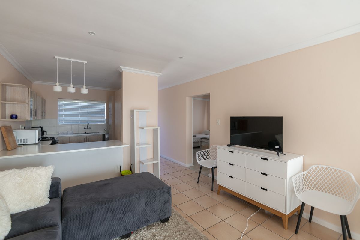 Ideal Apartment with Lagoon Views — Next to Topolino School! - Photo 5
