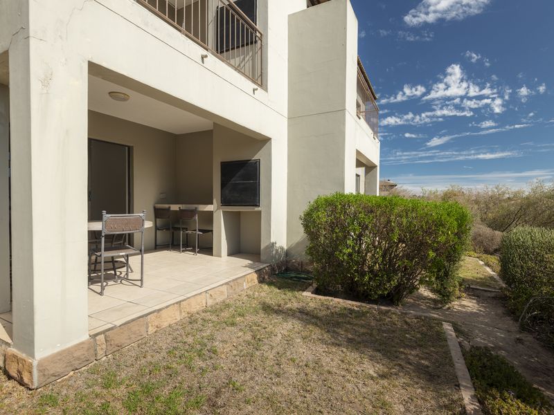 Tranquil Ground-Floor Apartment with Garden & Two Garages - Photo 3