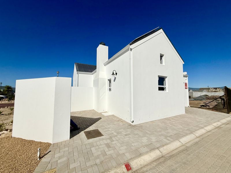 NEW DEVELOPMENT IN LAGUNA SANDS ESTATE - Photo 2