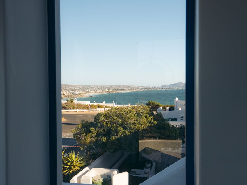 Purpose-Built, Accessible Home with Ocean & Club Mykonos Views in Paradise Beach - Photo 6