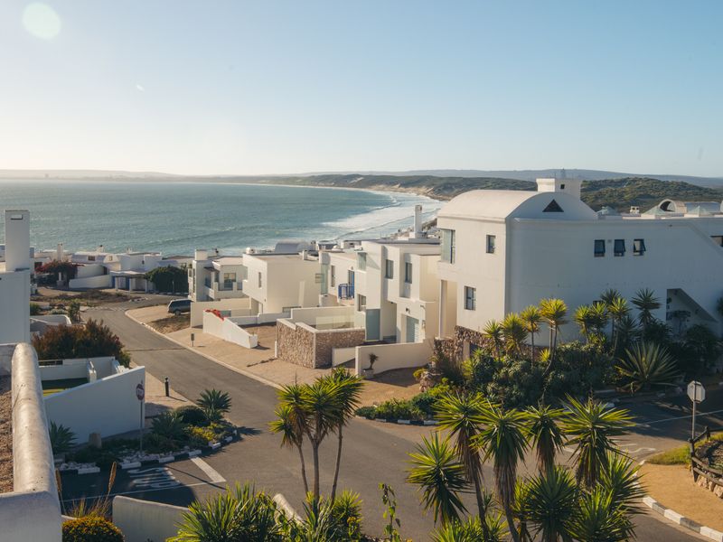 Purpose-Built, Accessible Home with Ocean & Club Mykonos Views in Paradise Beach - Photo 2