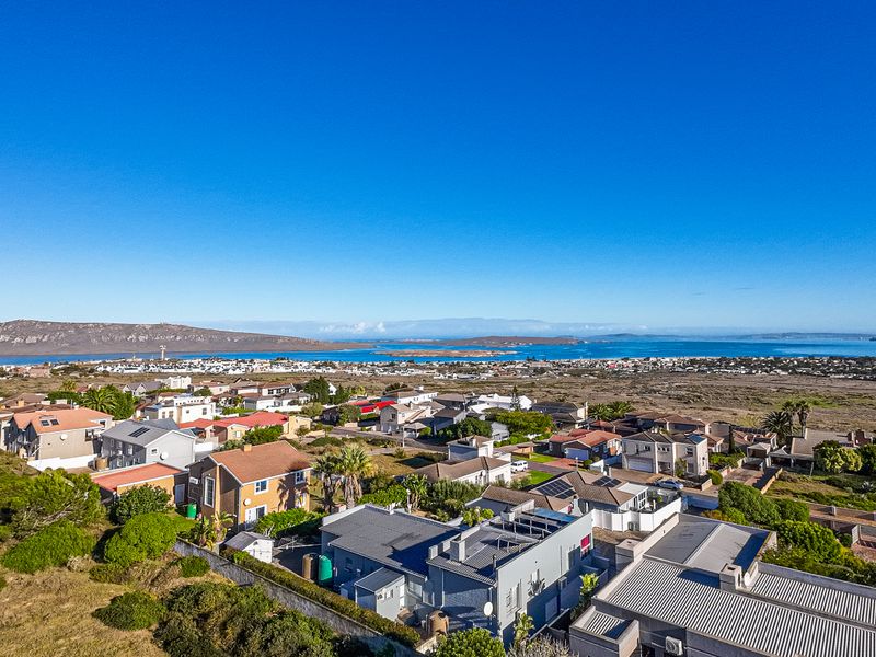 Impeccably maintained property | Uninterrupted views - Photo 3