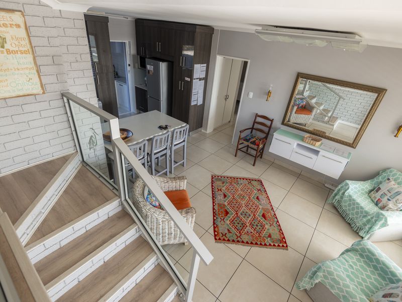 Impeccably maintained property | Uninterrupted views - Photo 10