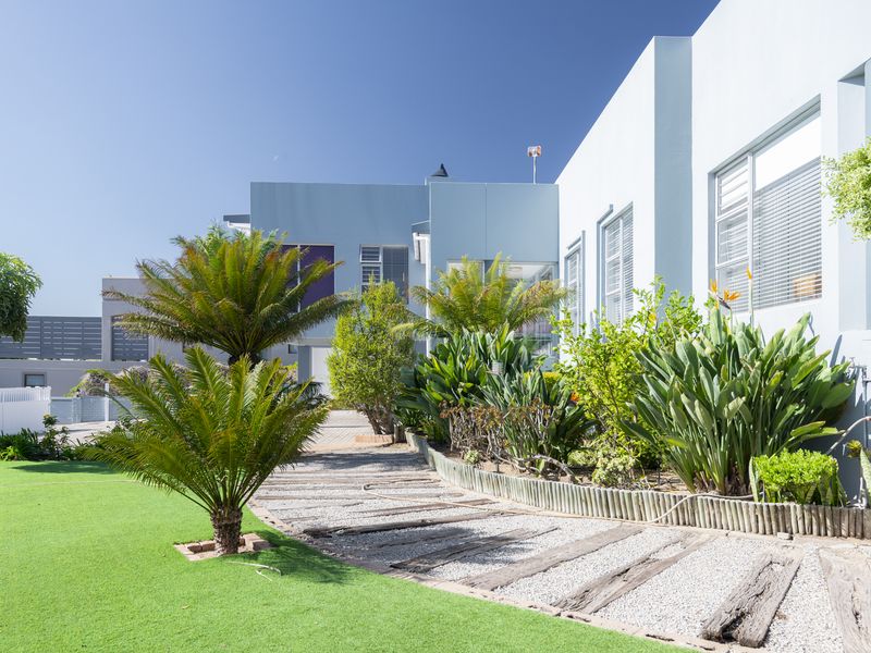 Impeccably maintained property | Uninterrupted views - Photo 4