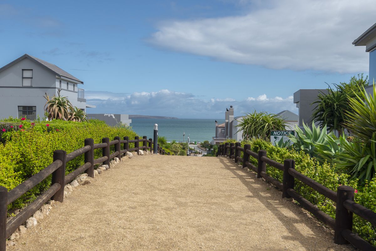 Prime Coastal Plot with Greenbelt Views – Build Your Dream Home in Calypso Estate - Photo 4