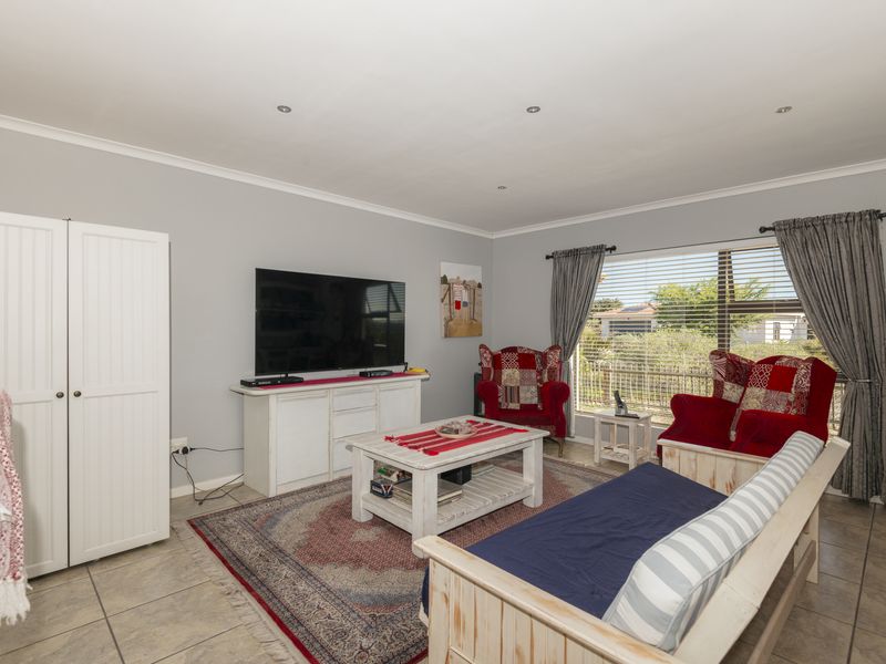 Modern Family Living in Langebaan Country Estate - Photo 7