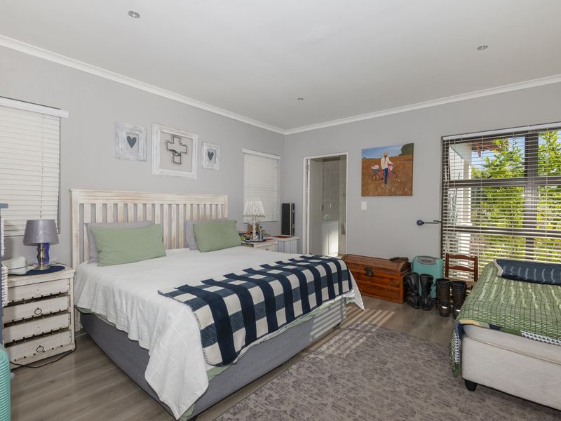 Modern Family Living in Langebaan Country Estate - Photo 10