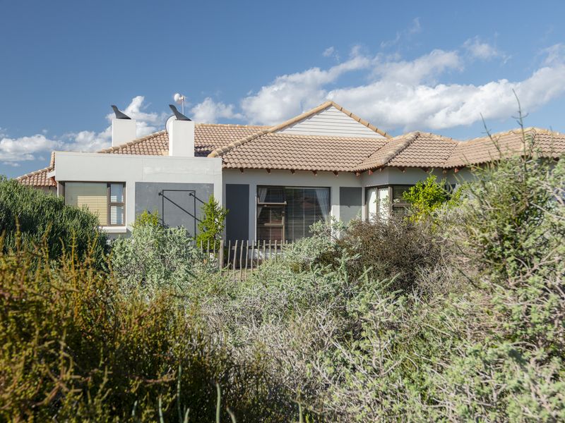 Modern Family Living in Langebaan Country Estate - Photo 4