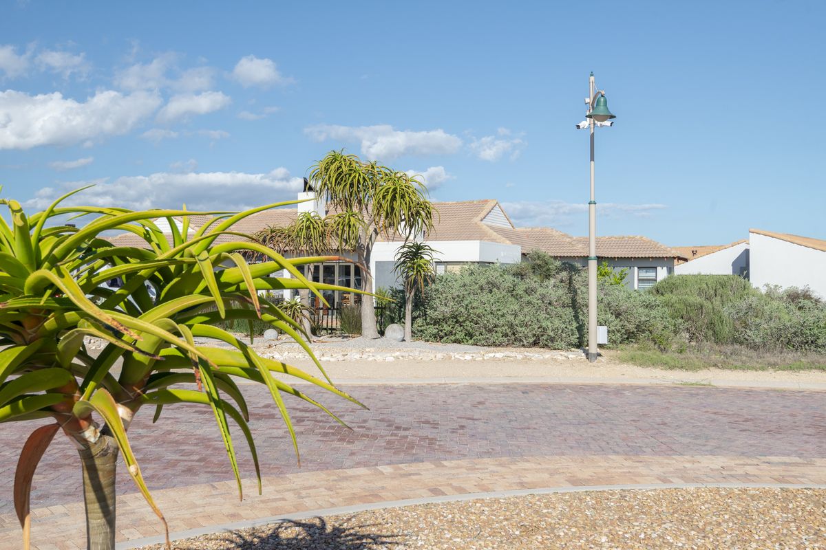 Modern Family Living in Langebaan Country Estate - Photo 2