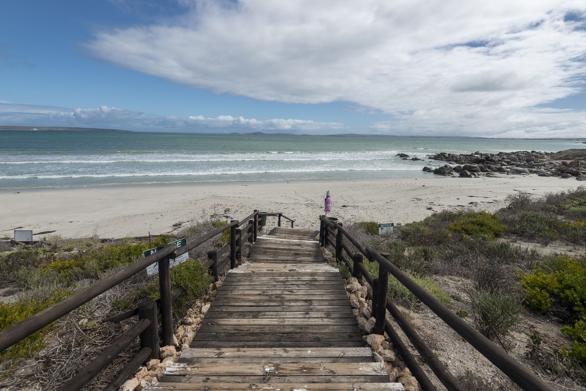 *VACANT STAND*   Private Beachfront  in Calypso Estate . - Photo 2