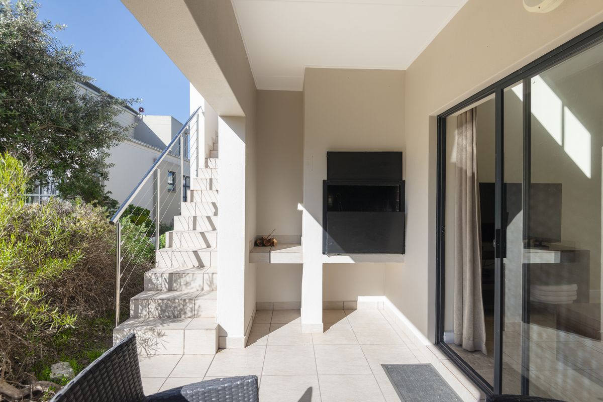 Own Title Duplex - Photo 3