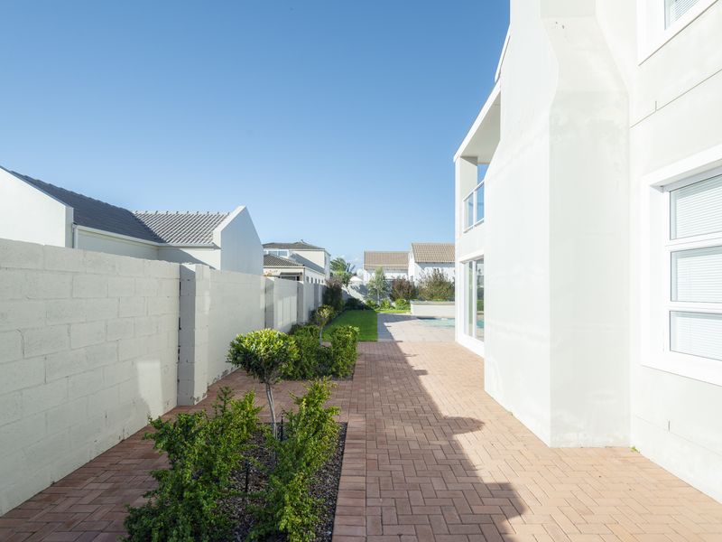 Luxury Coastal Living Meets Effortless Entertaining in the Heart of Country Club, Langebaan - Photo 3