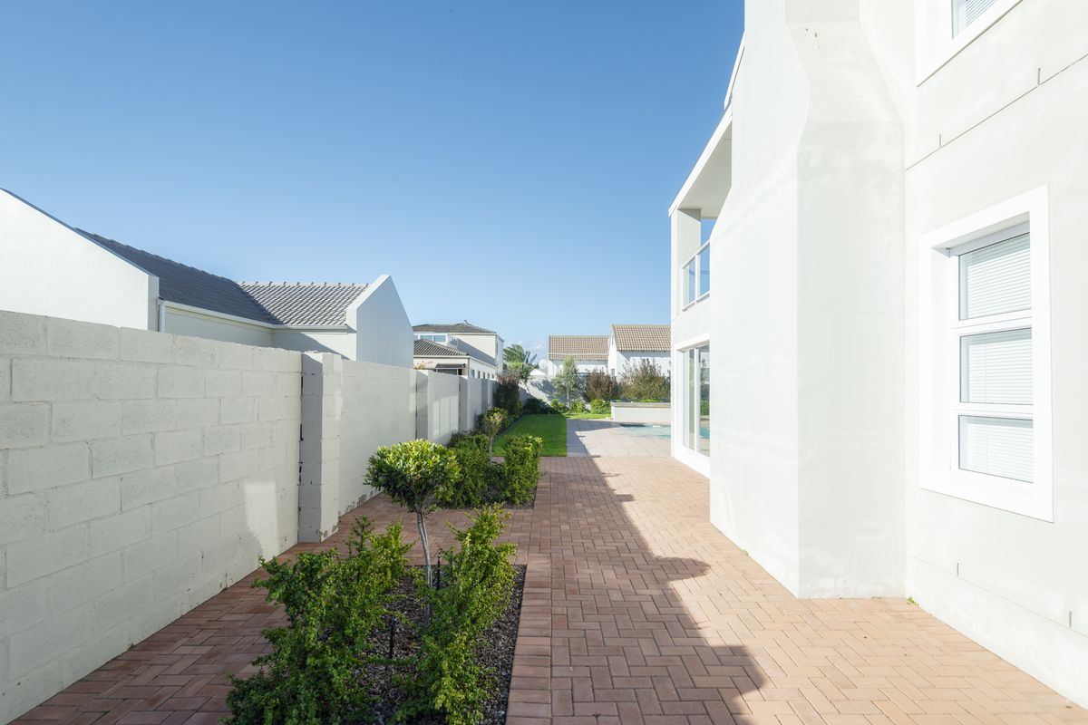 Luxury Coastal Living Meets Effortless Entertaining in the Heart of Country Club, Langebaan - Photo 3