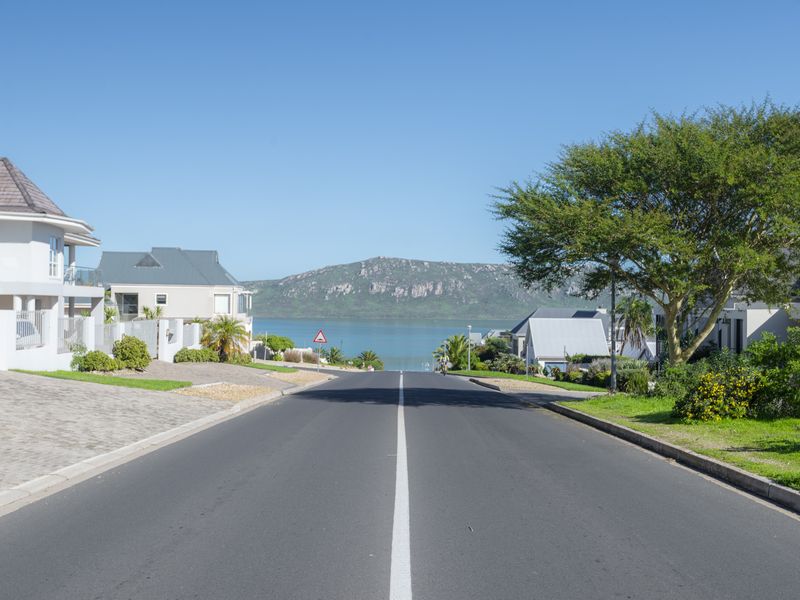Exceptional Lagoon Views in Exclusive Myburgh Park – Your Luxury Canvas Awaits - Photo 5