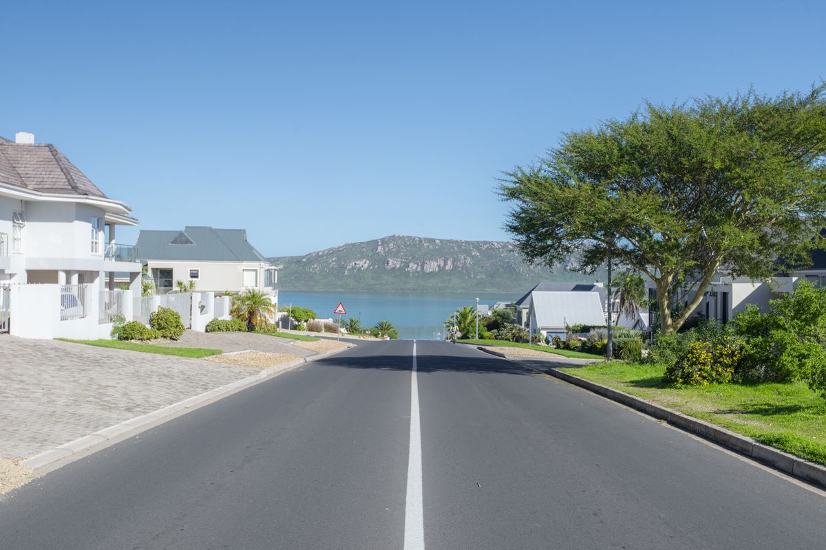 Exceptional Lagoon Views in Exclusive Myburgh Park – Your Luxury Canvas Awaits - Photo 5
