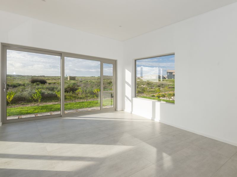 Sunlit Sophistication on the Clubhouse Side of Langebaan Country Estate - Photo 4