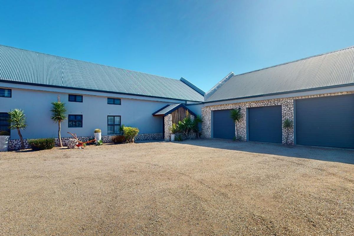Expansive Country Style Smallholding in Long Acres - Photo 3