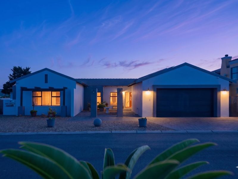Exceptional Multi-Generational  Family Living with Income-Generating Potential - Photo 5
