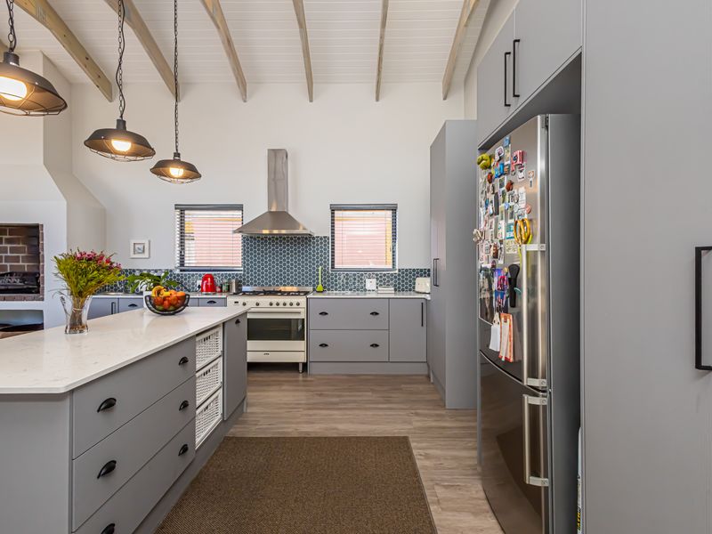 Exceptional Multi-Generational  Family Living with Income-Generating Potential - Photo 10