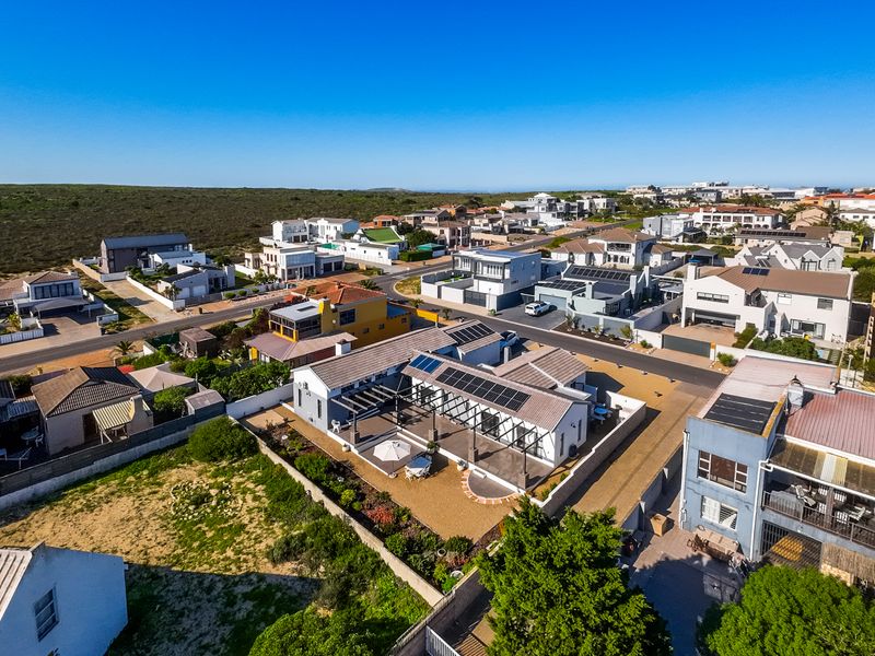 Exceptional Multi-Generational  Family Living with Income-Generating Potential - Photo 7