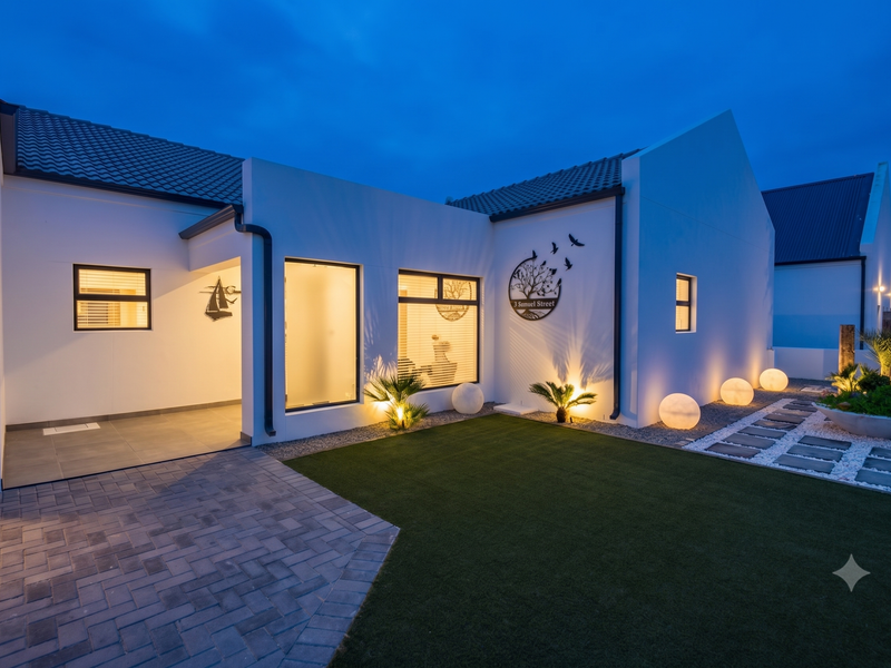 House For Sale In Velddrif - Photo 3