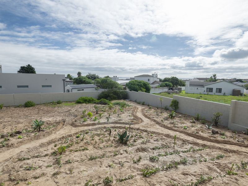 Brand New 4 Bedroom Modern Family Home For Sale in Langebaan - Photo 8