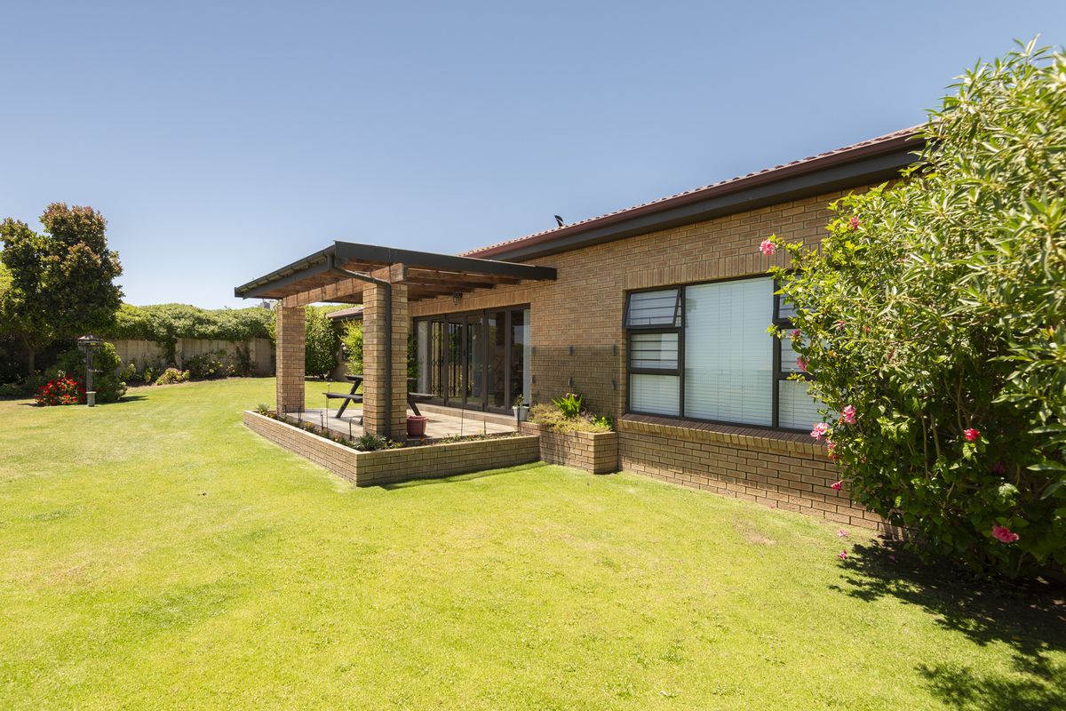 4 Bedroom Home with PANORAMIC LAGOON VIEWS & NATURAL TRANQUILITY:   YOUR  MYBURGH  PARK  OASIS - Photo 5