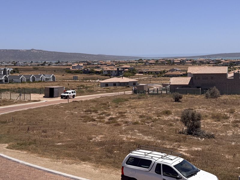 Large corner erf with potential for panoramic views. - Photo 3