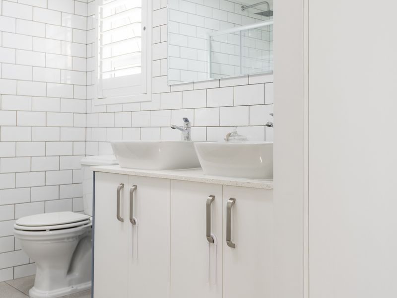 LUXURY  SINGLE STORY 3 BEDROOM Modern CONTEMPORARY HOME IN SECURE BOUTIQUE CLUSTER - Photo 9