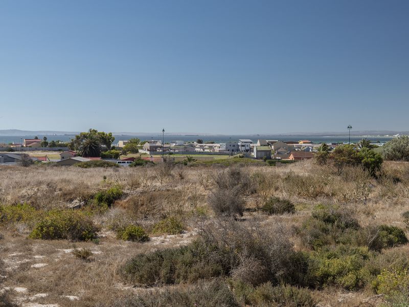 Three-Bedroom Double-Storey Home with Panoramic Views - Photo 2