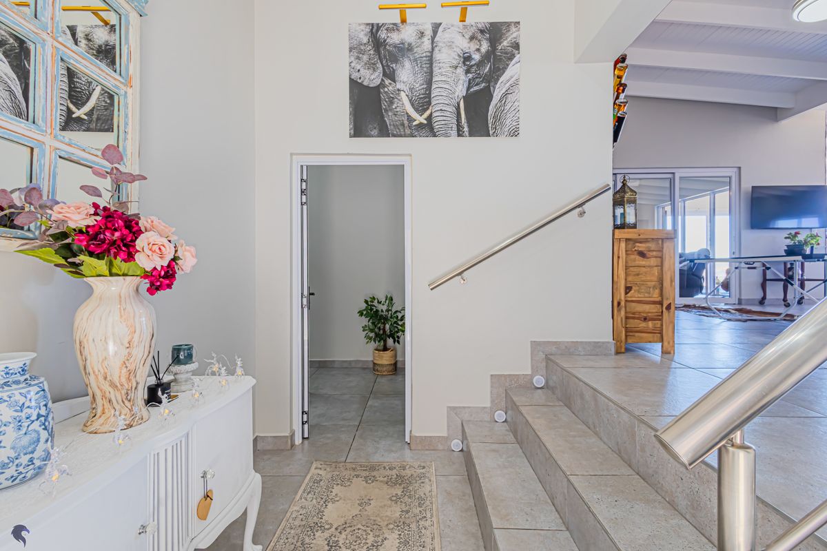 Show Stopper with Views - Photo 2