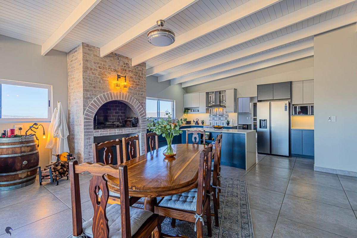 Show Stopper with Views - Photo 4