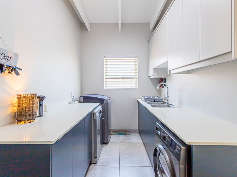 Show Stopper with Views - Photo 8