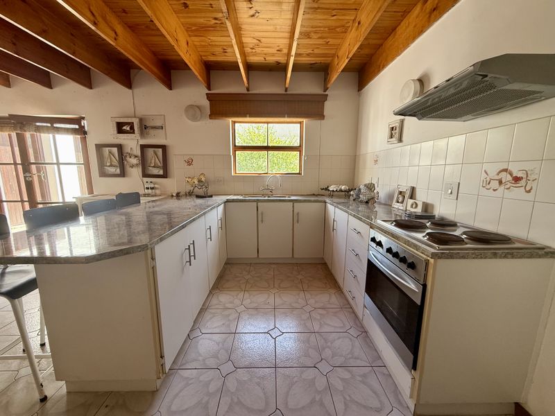 Spacious 3-Bedroom | 2-Bathroom Double-Storey Home | Langebaan - Photo 4