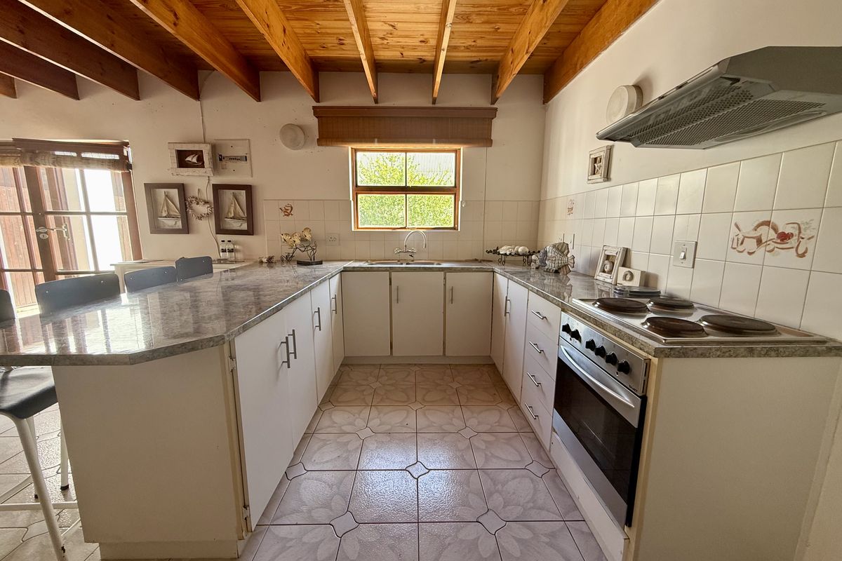Spacious 3-Bedroom | 2-Bathroom Double-Storey Home | Langebaan - Photo 4
