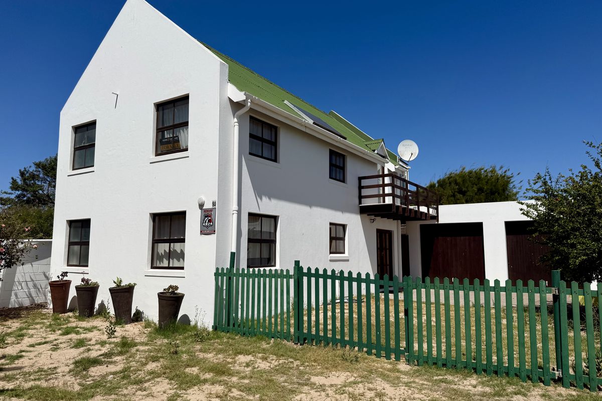 Spacious 3-Bedroom | 2-Bathroom Double-Storey Home | Langebaan - Photo 2