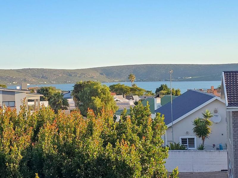 Impressive Double-Storey Home with Lagoon Views and Relaxed Coastal Living - Photo 9