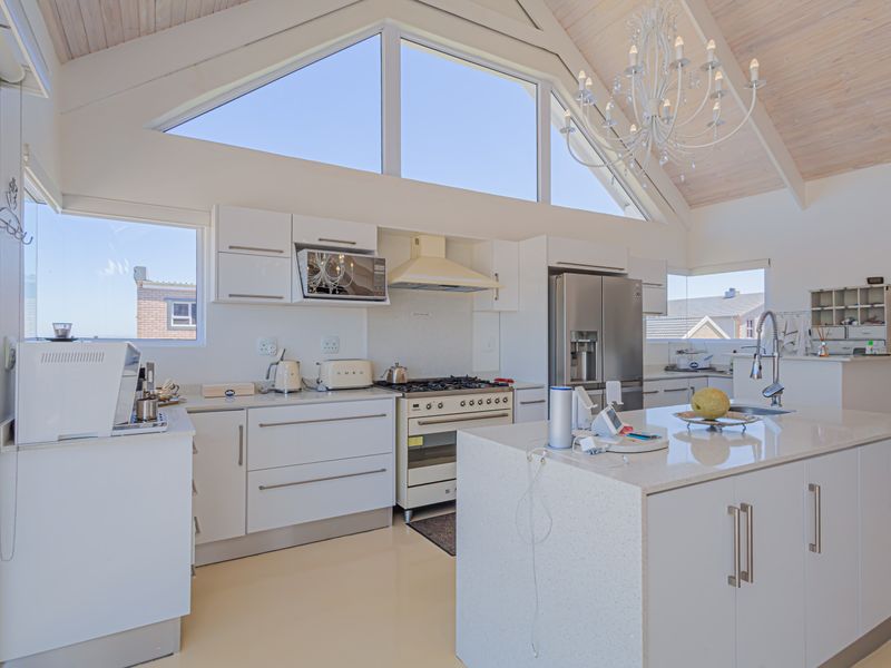 The Real White House of Langebaan | Exclusive Sole Mandate - Photo 7