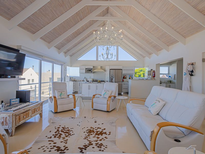 The Real White House of Langebaan | Exclusive Sole Mandate - Photo 10