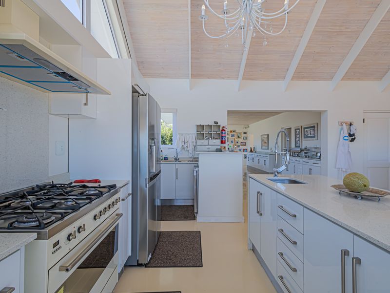 The Real White House of Langebaan | Exclusive Sole Mandate - Photo 9