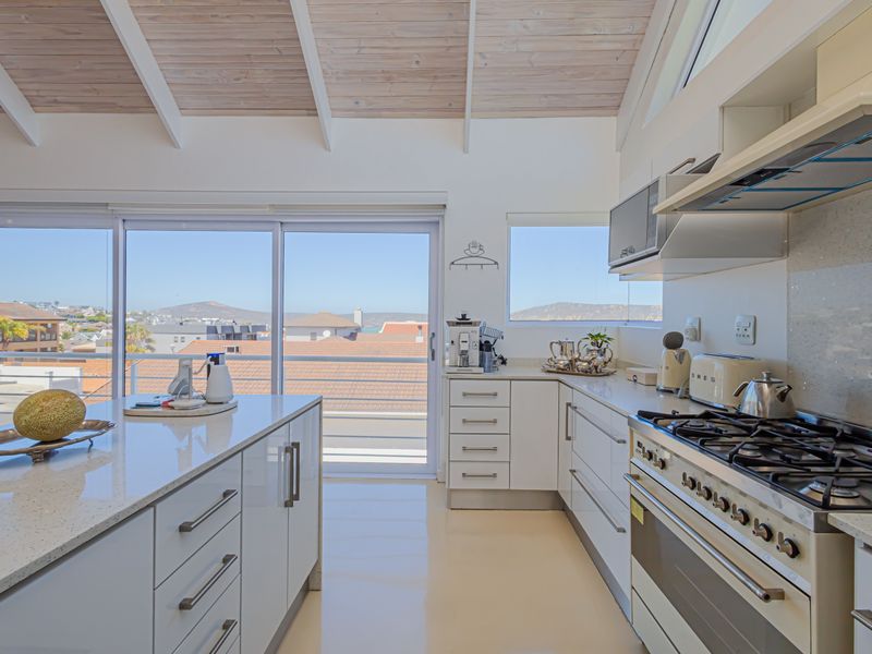 The Real White House of Langebaan | Exclusive Sole Mandate - Photo 8