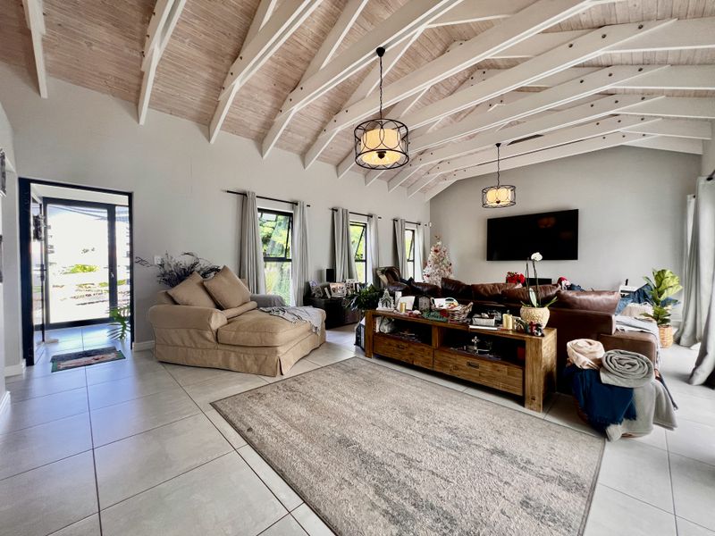 Bright, Modern & Made for Entertaining - Photo 3