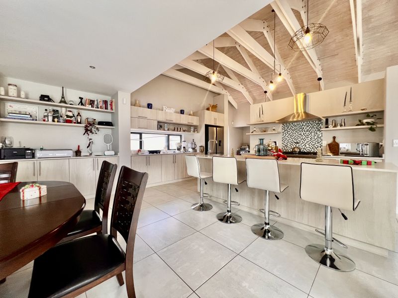 Bright, Modern & Made for Entertaining - Photo 9