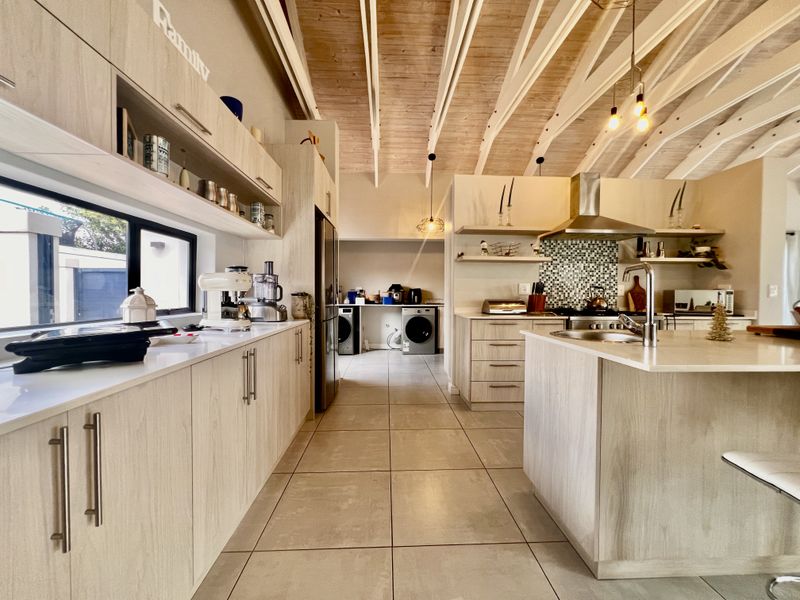 Bright, Modern & Made for Entertaining - Photo 8