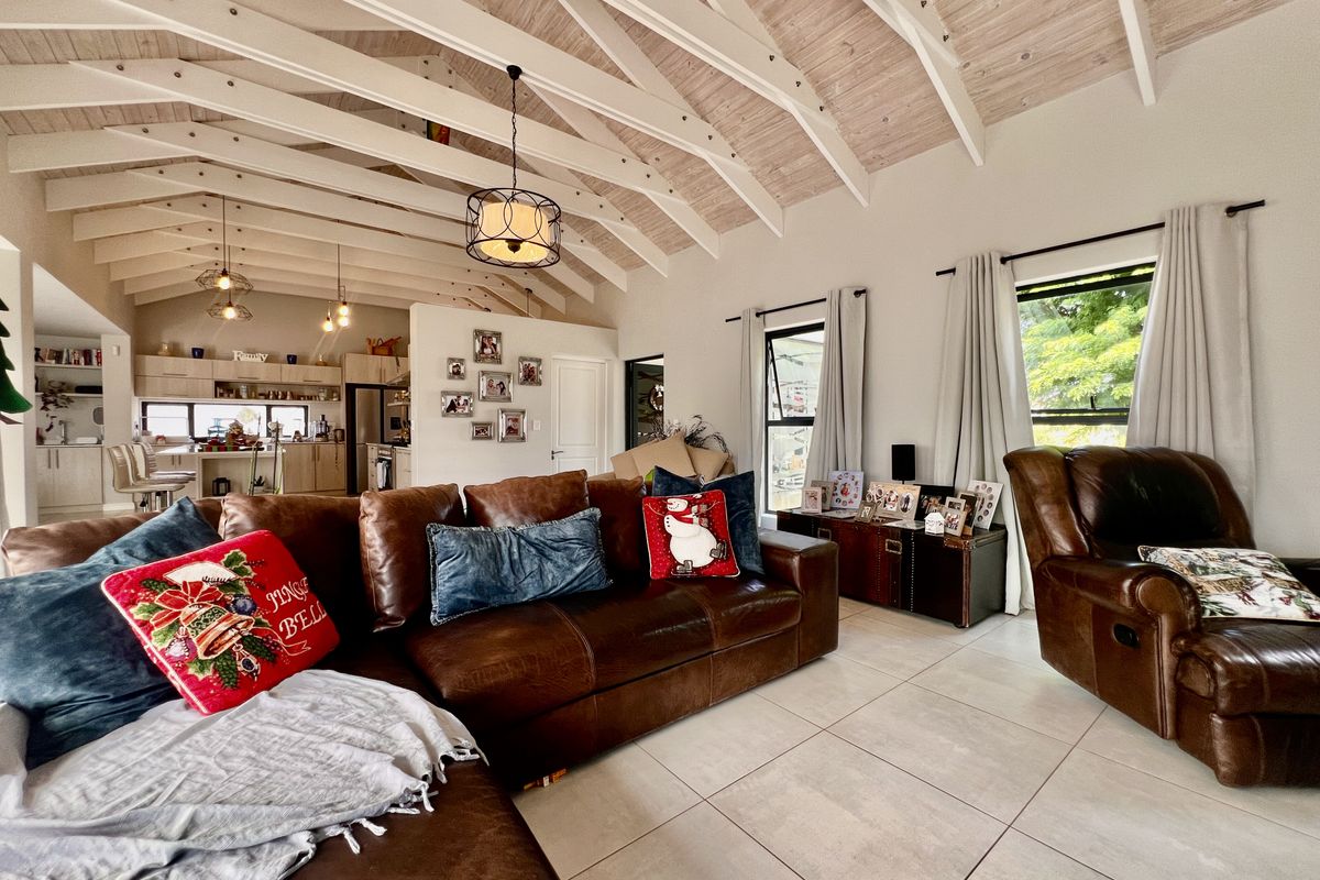 Bright, Modern & Made for Entertaining - Photo 4