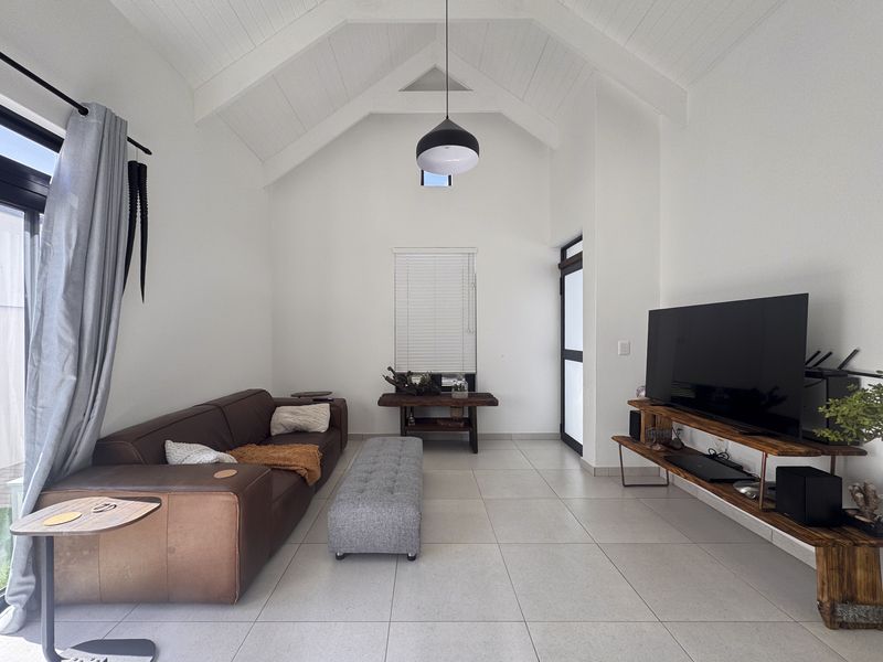 Looking to slow down and enjoy easy, secure living? - Photo 10