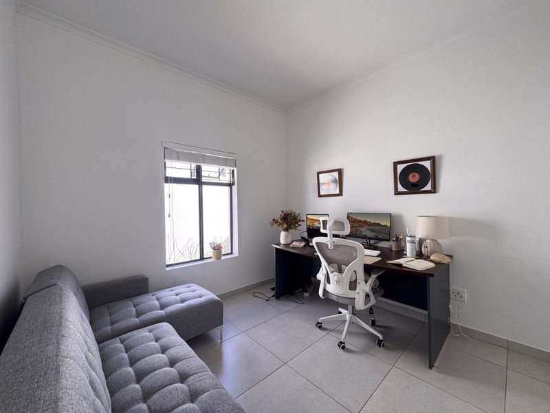 Looking to slow down and enjoy easy, secure living? - Photo 9